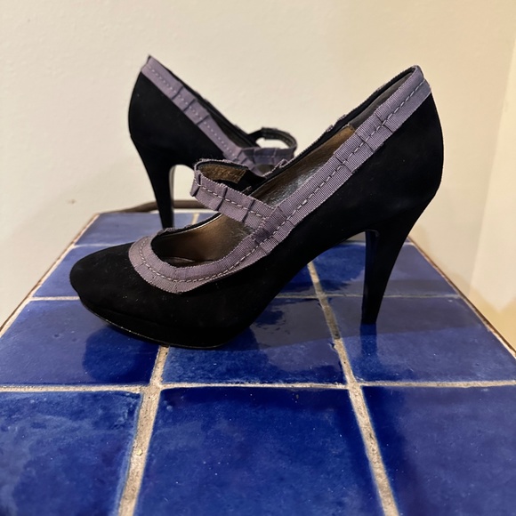 Boden Black Suede 4" Heels / Vtg. 40's Look Pumps w/ Grey Ribbon Trim sz 8 - Picture 4 of 10